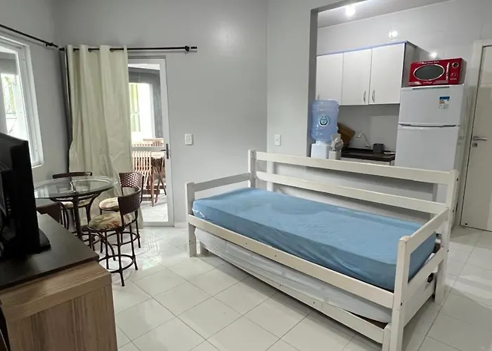 Residencial Melfi 3 - Apto 04 - Lateral Bombinhas